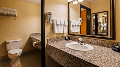 Best Western Center Pointe Inn Image #8